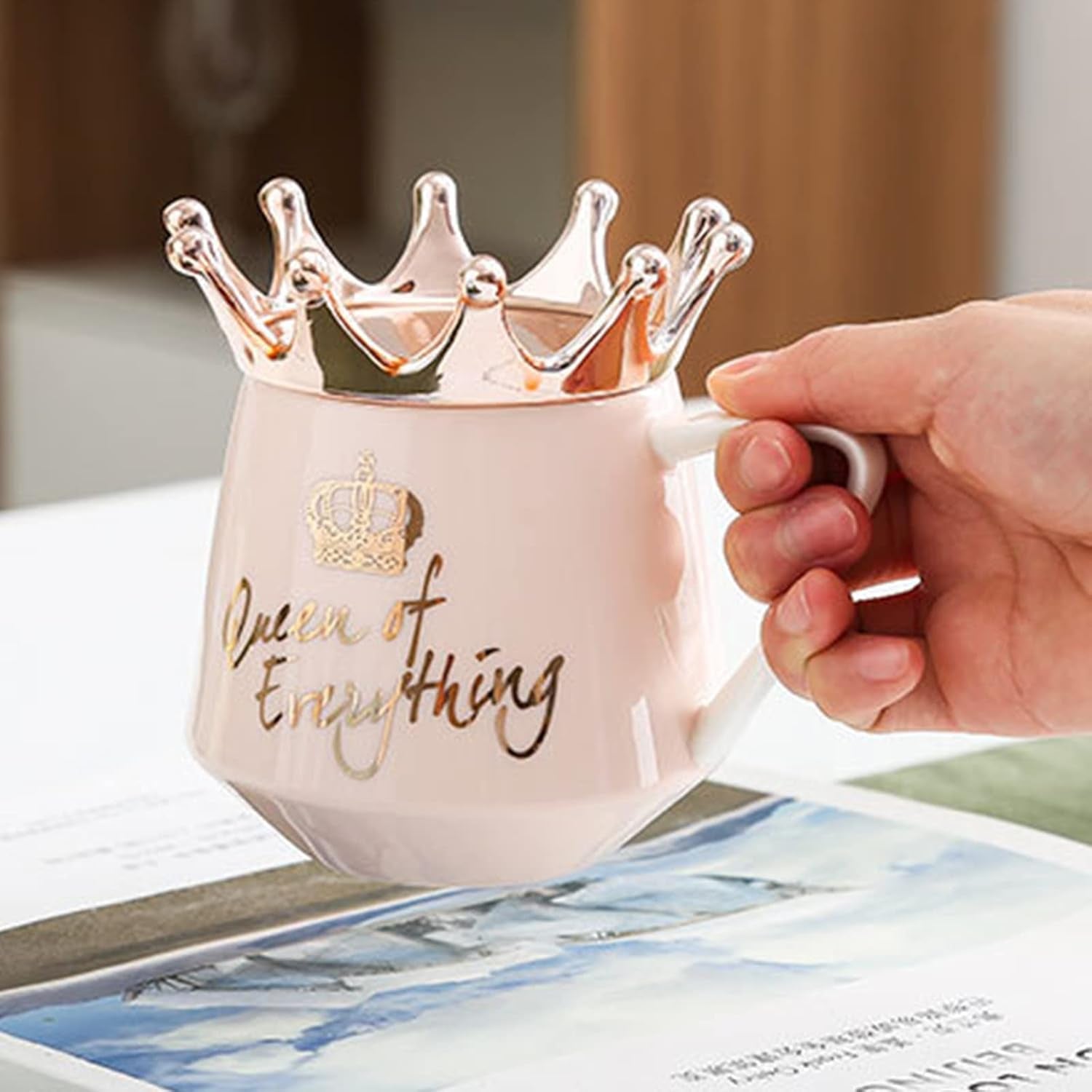 Pink Queen of Everything Mug with Lid Cute Pink Mug with Crown Tea Coffee Mug Gift with Spoon & Coaster 350Ml Ceramic Mug Birthday Gift for Women Girls Mom Friend